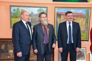 В Уйском ДНТ проходит выставка &laquo;Уйскому району кланяюсь&raquo;