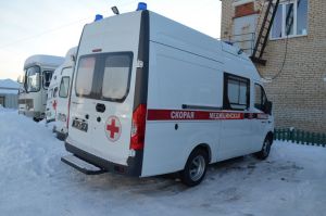 Уйская ЦРБ получила новую машину скорой помощи