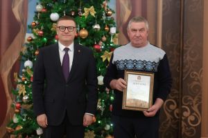 Алексей Текслер наградил победителей областного конкурса в агропромышленном комплексе &ndash; 2024