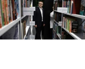 Губернатор Алексей Текслер посетил новую креативную площадку областной универсальной научной библиотеки
