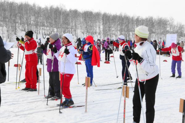 В Уйском прошли областные соревнования «Лыжня Тихонова-2015»