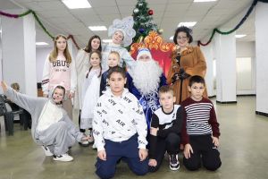 В ДК «Колос» состоялся новогодний праздник для детей участников СВО