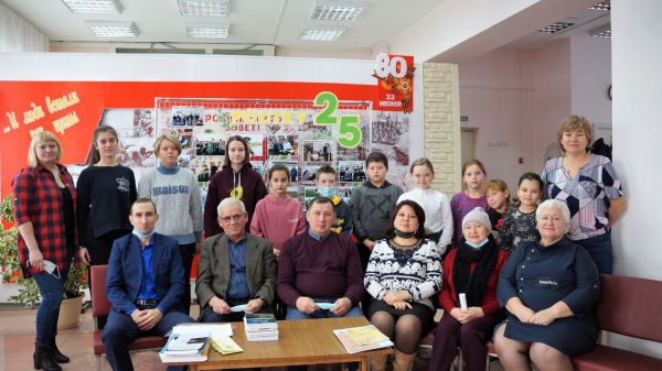 В Уйской библиотеке прошла встреча с участниками проекта &laquo;PROчтение&raquo;