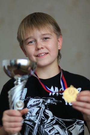 победитель турнира по теннису Дмитрий Чумаков