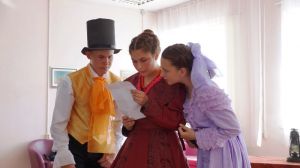 В Уйской центральной библиотеке состоялся мини-спектакль &laquo;Ревизор&raquo;