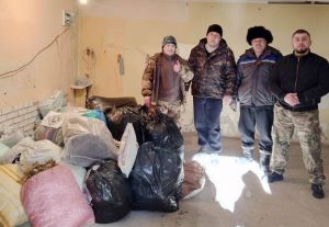 В Уйском комплексном центре  собирают помощь  для наших бойцов и детей ЛНР