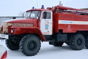 Четыре раза пожарные выезжали на возгорания в Уйское и Белово