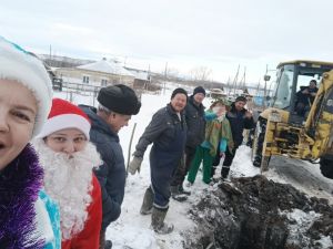 В Белово культработники поздравили пенсионеров с наступающим Новым годом