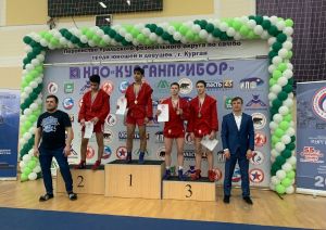 Уйские самбисты участвовали в соревнованиях УРФО