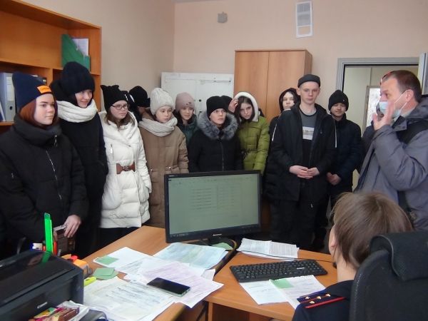 Учащиеся Масловской школы побывали в Отделе МВД России по Уйскому району.
