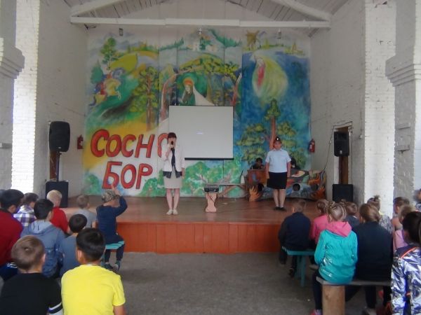 Уйские полицейские побывали в &laquo;Сосновом бору&raquo;