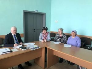 В Уйском округе помощник депутата ЗСО провел прием граждан