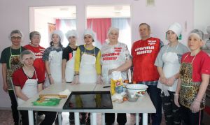 Серебряные волонтеры Уйского района провели акцию «Ребята - поварята»