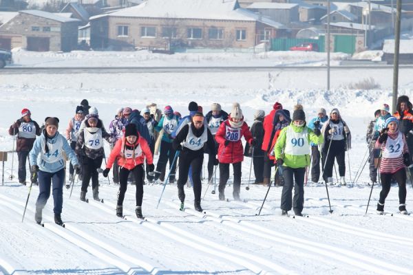 Больше ста человек вышли в Уйском на «Лыжню России»