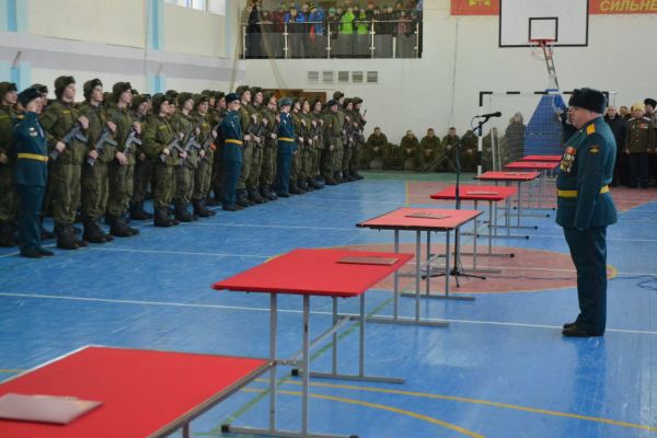 Молодые казаки Уйского приняли воинскую присягу