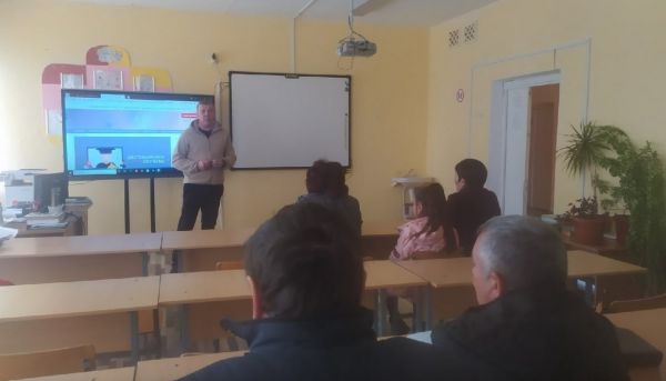 В Ларинскую школу привезли передвижную &laquo;Лабораторию безопасности&raquo;