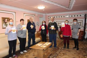 В Уйском комплексном центре прошли акции &laquo;Цвет дня&raquo;и &laquo;Комплименты&raquo;