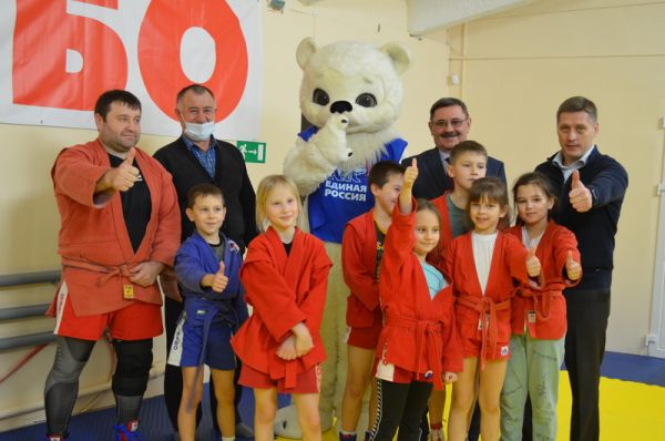 В Уйском сегодня открыли спортивные залы