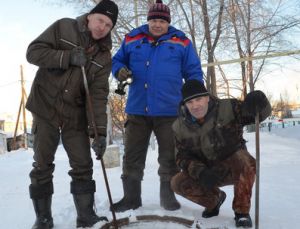 В Уйском работники МУП &laquo;ЖКХ Уйское&raquo; устранили прорыв канализации