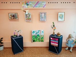 В Уйском ДНТ открылась выставка декоративно-прикладного творчества