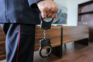 Депутата из Уйского взяли под стражу в зале суда