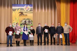 В Уйском районе отметили работников сельского хозяйства