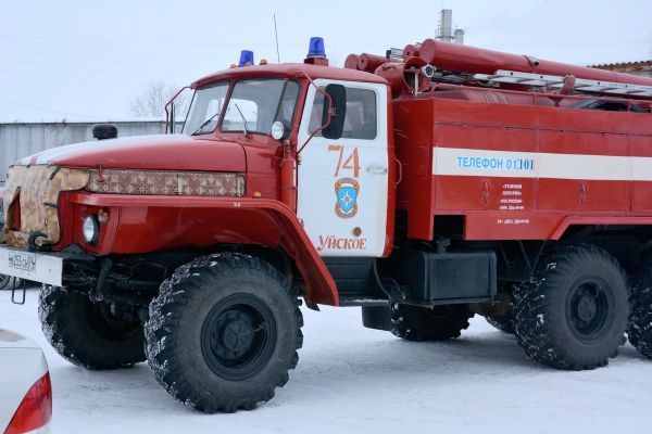 В Мирном из-за неосторожного обращения с огнем загорелась трава