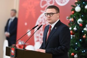 Алексей Текслер вручил награды строителям Всероссийского центра подготовки для мобилизованных