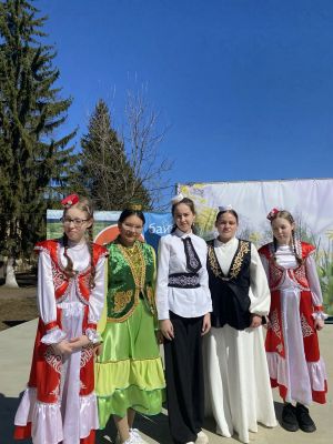 Аминевские школьницы участвовали в Международной олимпиаде по татарскому языку и литературе в Казани