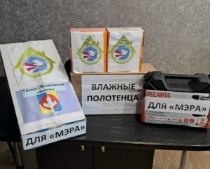 Сотрудники  Уйского комплексного центра собрали посылки для  участников СВО