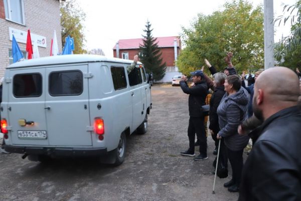 Сегодня из Уйского проводили мужчин в рамках частичной мобилизации