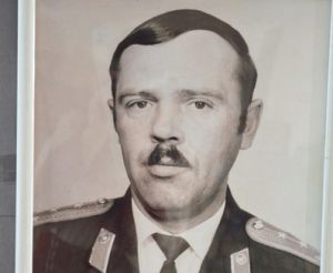 В Уйском стартовал цикл фотовыставок об известных людях района