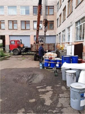 В Мирненской школе ремонтируют  кровлю