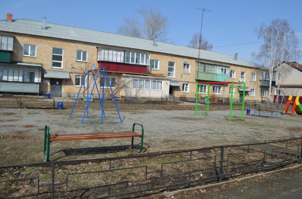 В Мирном начался капремонт дворовой территории