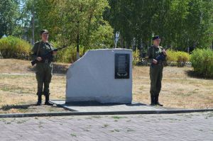 Сегодня в Уйском открыли памятник погибшим в «горячих точках»