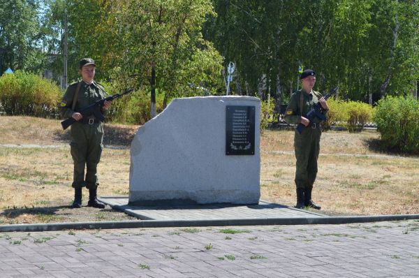Сегодня в Уйском открыли памятник погибшим в «горячих точках»