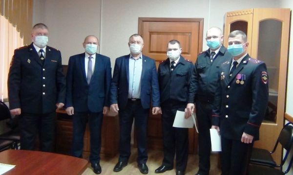 Сотрудников полиции Уйкого района поздравили с профессиональным праздником