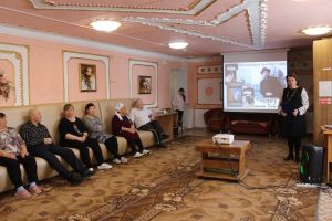 В УКЦСОН прошёл литературный час