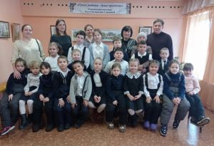 В Уйском ДНТ открылась выставка &laquo;Рукам работа &ndash; душе праздник&raquo;