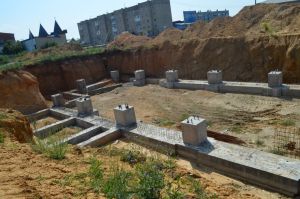 В Уйском продолжается строительство ФОКа