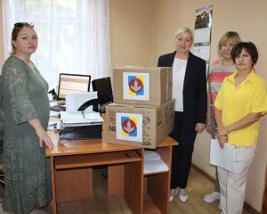 Сотрудники администрации Уйского района собрали гуманитарную помощь