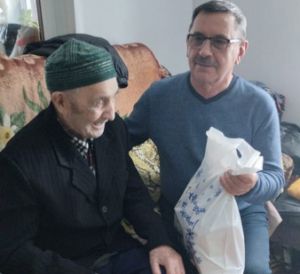 В Аминево ветерана Великой Отечественной войны поздравили с наступающим Новым годом