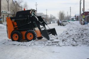 Уйчане до сих пор «ведут борьбу» с последствиями снегопада