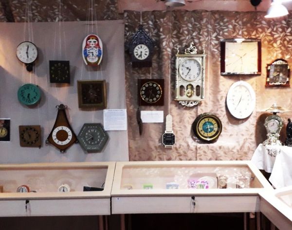 В Уйском краеведческом музее экспонируется выставка часов