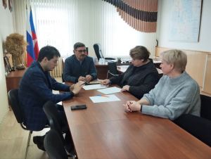 В Уйском состоялась встреча с представителями Фонда центра поддержки гражданских инициатив