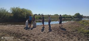 В Нижнеусцелемово волонтеры навели порядок на пруду Школьный